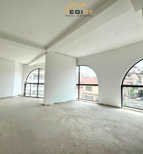 Lokal 150.02m² për QIRA, Tophane