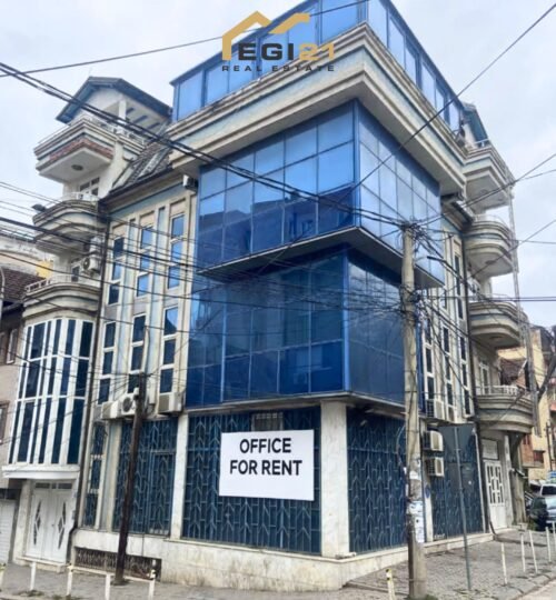 Objekt 420m² për QIRA, Rrustem Statovci